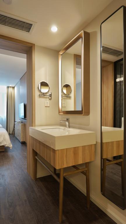 Hanting Premium Hotel Shanghai South Xizang Road Dış mekan fotoğraf