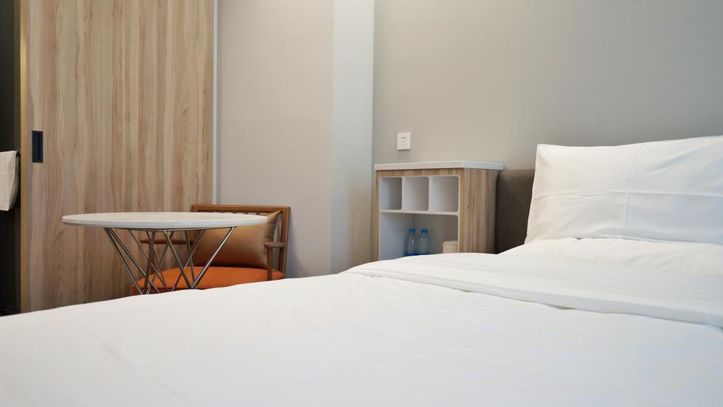 Hanting Premium Hotel Shanghai South Xizang Road Dış mekan fotoğraf