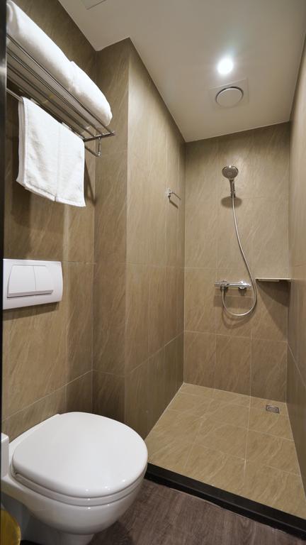 Hanting Premium Hotel Shanghai South Xizang Road Dış mekan fotoğraf
