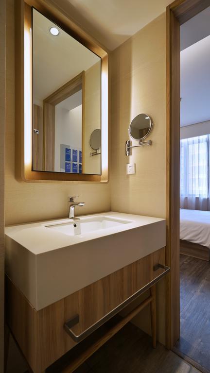 Hanting Premium Hotel Shanghai South Xizang Road Dış mekan fotoğraf