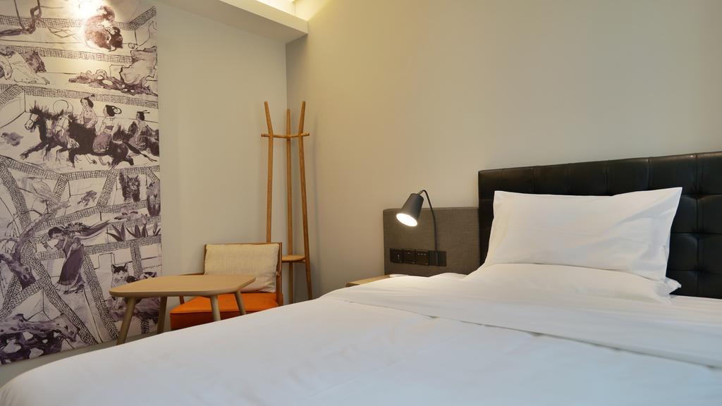 Hanting Premium Hotel Shanghai South Xizang Road Dış mekan fotoğraf