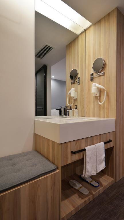 Hanting Premium Hotel Shanghai South Xizang Road Dış mekan fotoğraf